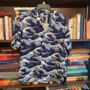 Men’s Wave-Printed Button Down